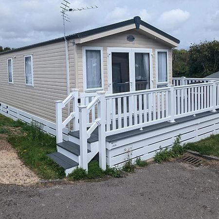 Lovely Bright And Airy Caravan On The 5 Star Shorefield Country Park Entertainment Passes Included Milford on Sea Exterior photo